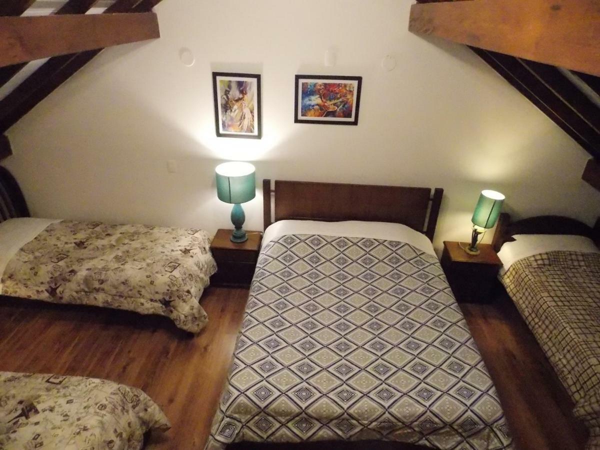 Triplex 3 Suites Em カネラ エクステリア 写真